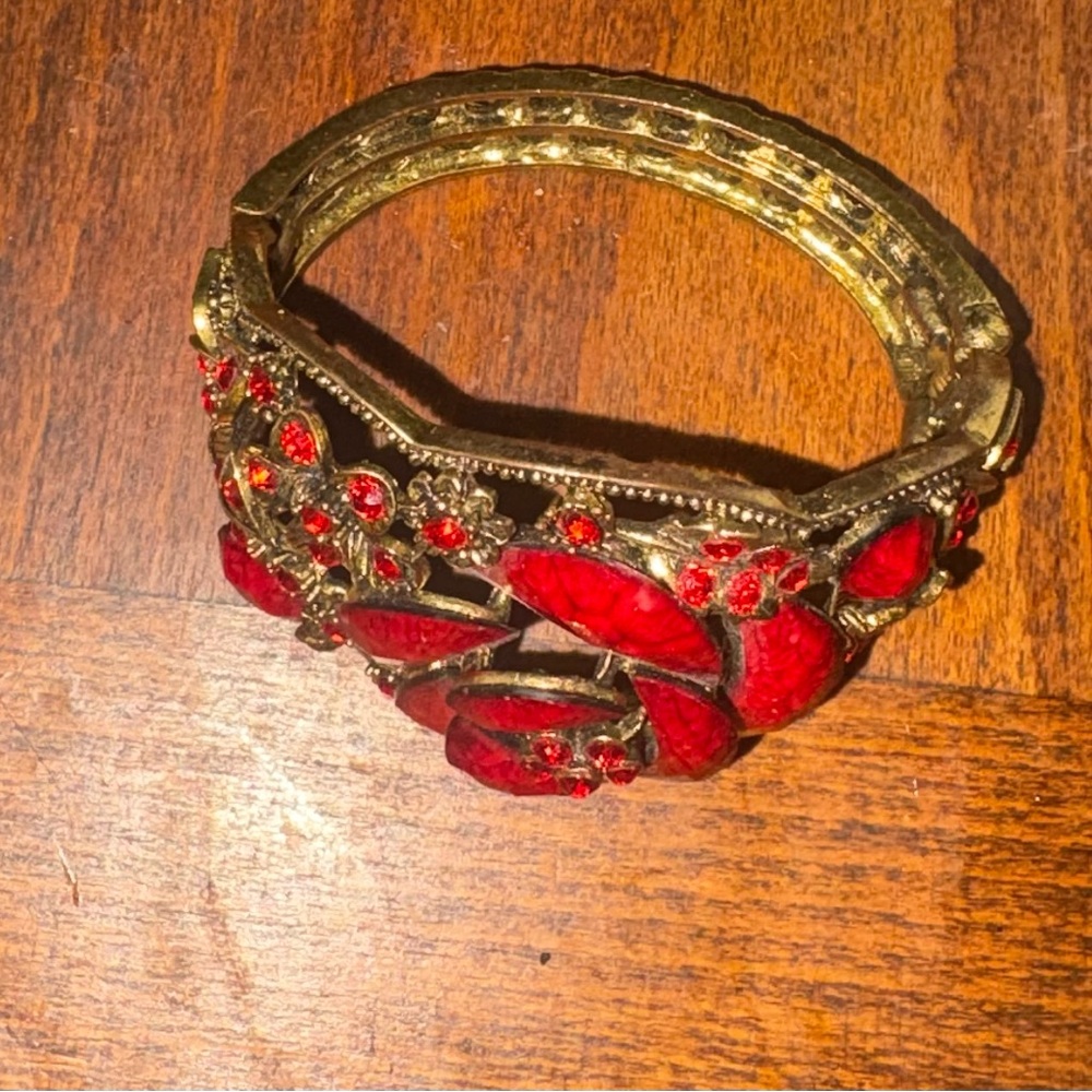 Vintage style enamel bracelet